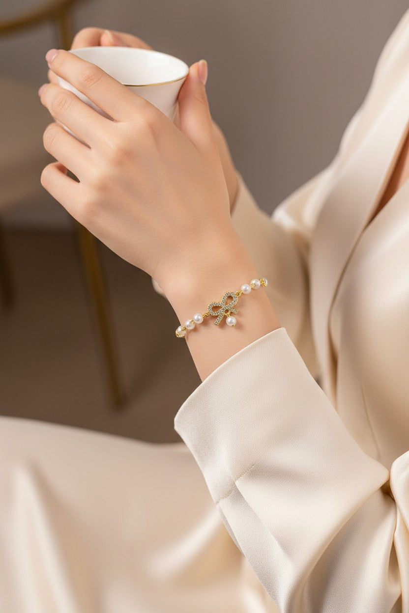 Romantic Gold Crystal Bow and Pearl Charm Bracelet